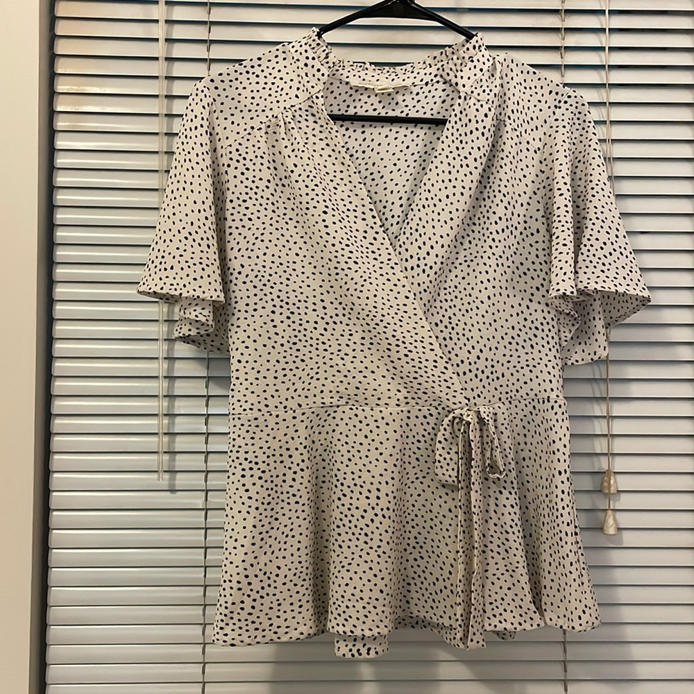 Monteau speckled wrap shirt. Size XL